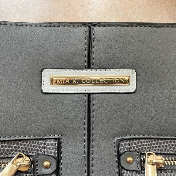 Large Color-block handbag. Perfect condition. - Picture 3 of 8